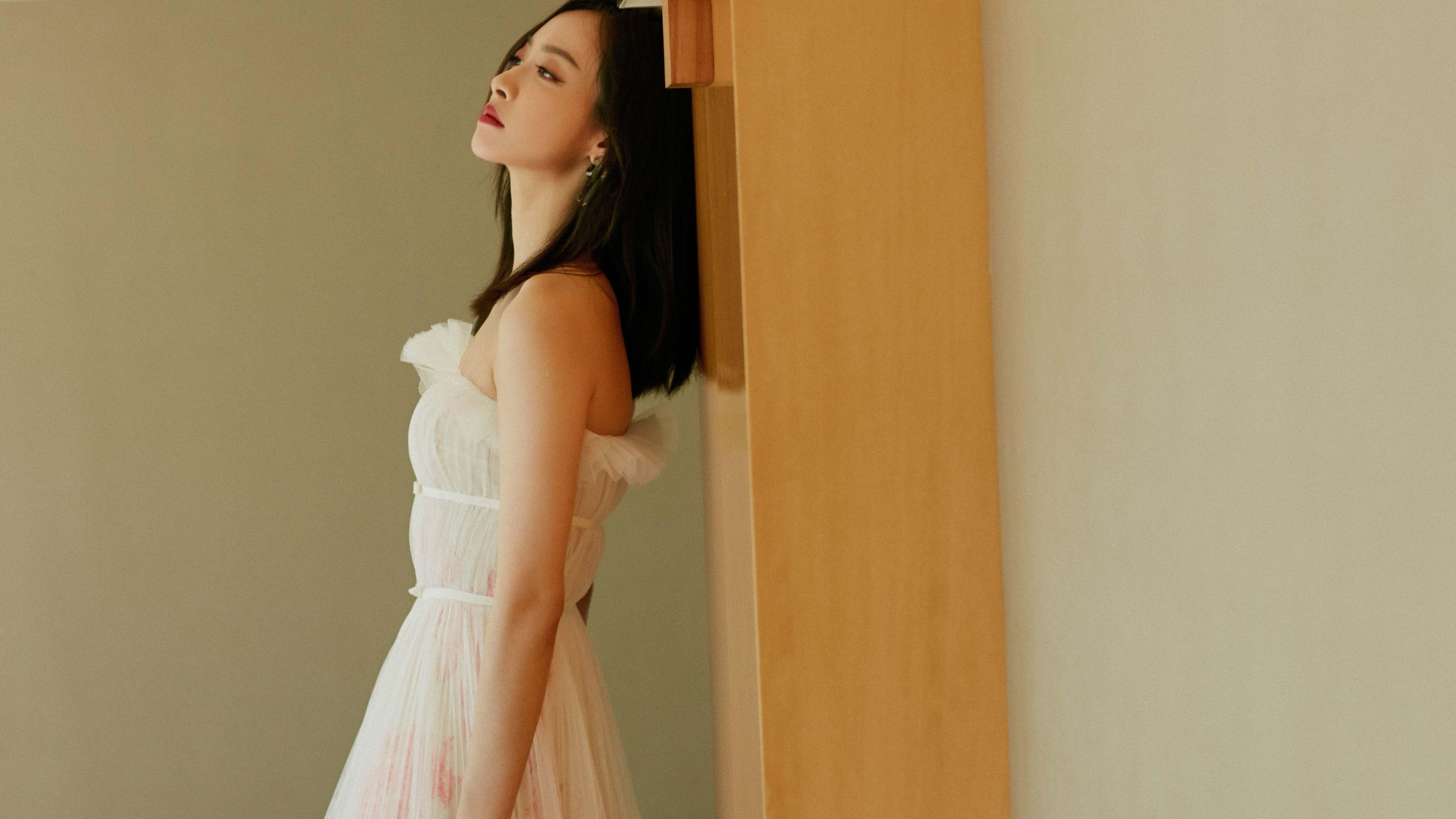 世俱杯直通-2016年总决赛第七场：勇士在最后几秒通过“水花兄弟”库里和汤普森的三分完成逆转，以赛季最精彩的逆转之一结束，勇夺总冠军。